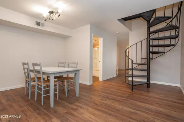 1425 E DESERT COVE Avenue #38 Phoenix, AZ 85020