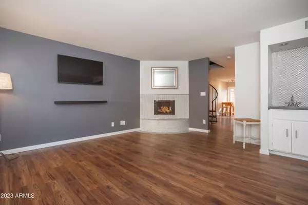 1425 E DESERT COVE Avenue #38 Phoenix, AZ 85020