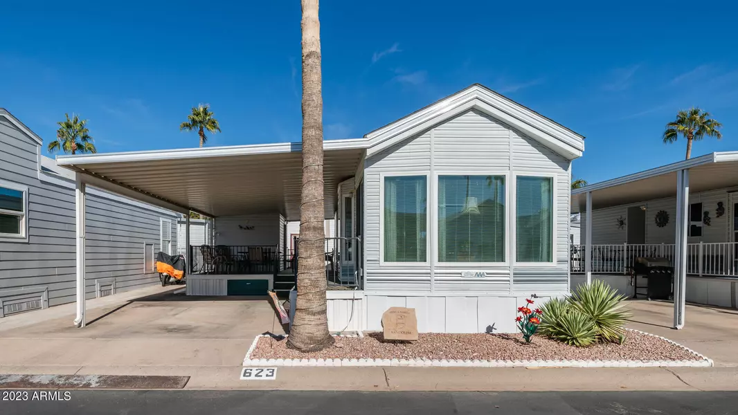 623 HAWKS EYE Drive #623, Apache Junction, AZ 85119