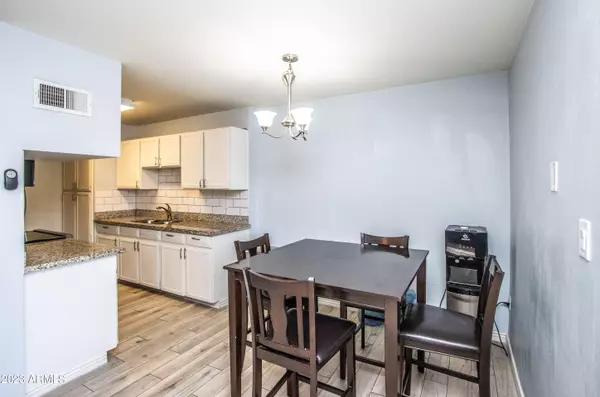 Glendale, AZ 85302,5907 W GOLDEN Lane