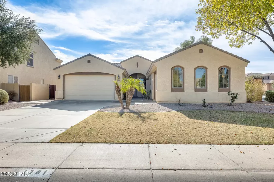 1381 E BLUEBIRD Drive, Gilbert, AZ 85297