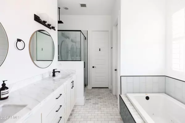 Phoenix, AZ 85018,4145 E CAMPBELL Avenue