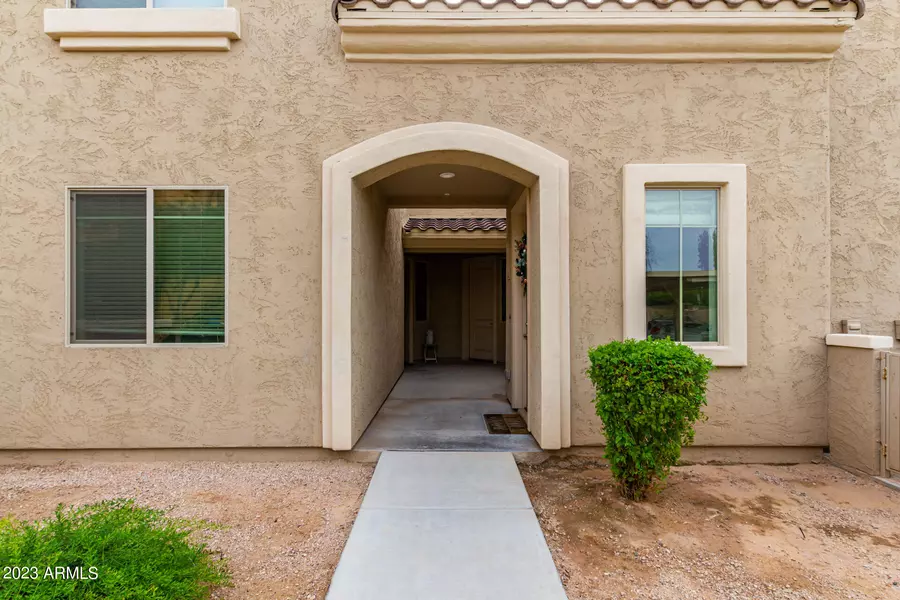 900 S CANAL Drive #216, Chandler, AZ 85225