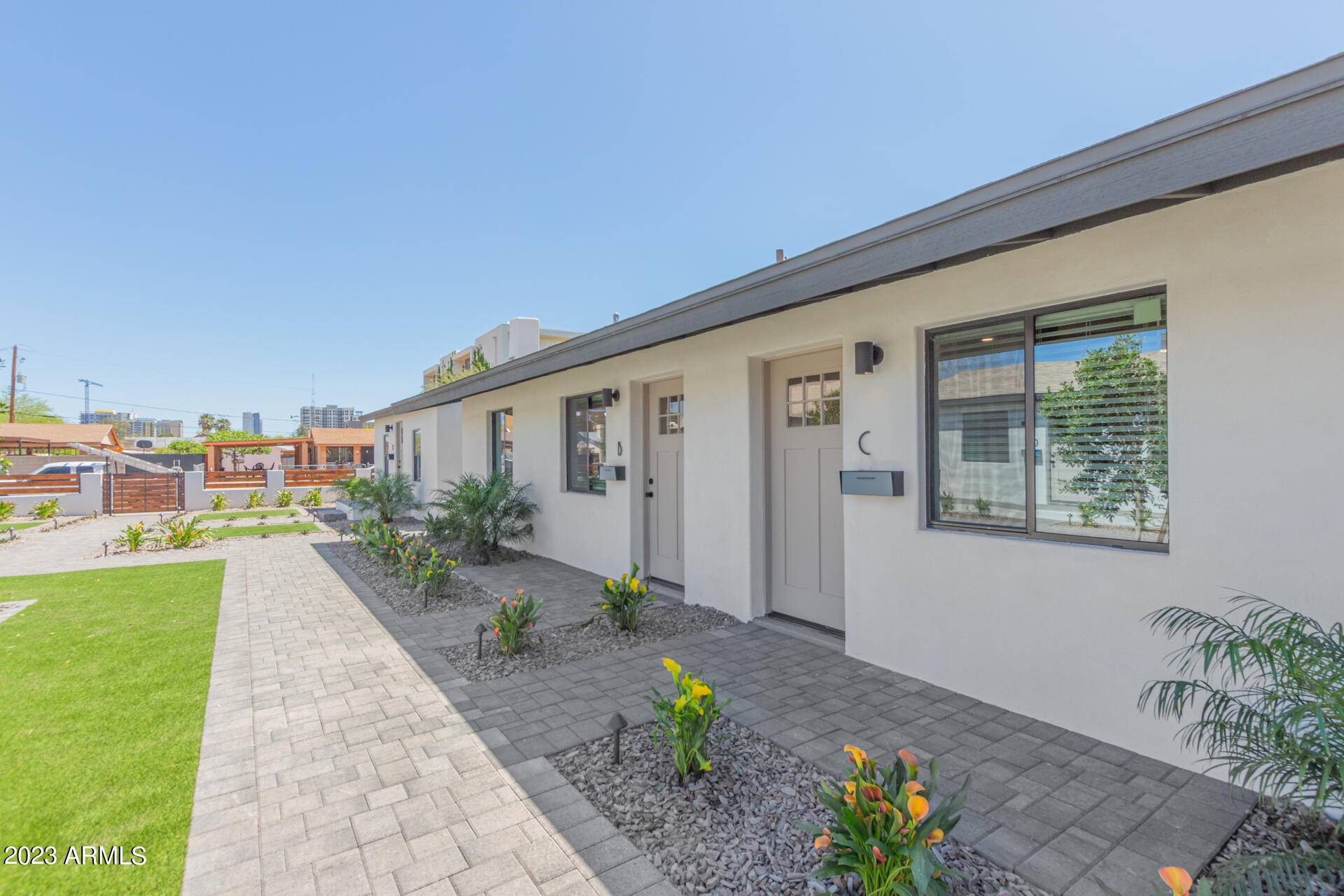 616 N 10TH Avenue, Phoenix, AZ 85007