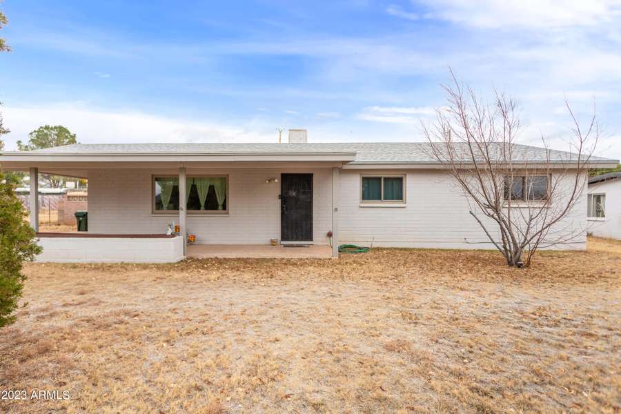 18 DANSER Drive, Sierra Vista, AZ 85635