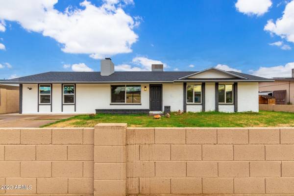 Phoenix, AZ 85037,8736 W EARLL Drive