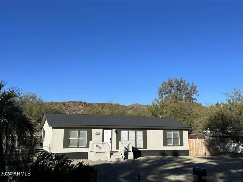 34750 S K FIELD Road, Black Canyon City, AZ 85324