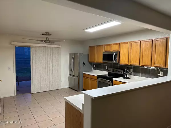 Phoenix, AZ 85042,121 E VALLEY VIEW Drive