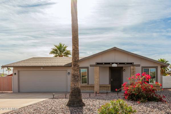 2737 W JUNQUILLO Circle, Mesa, AZ 85202