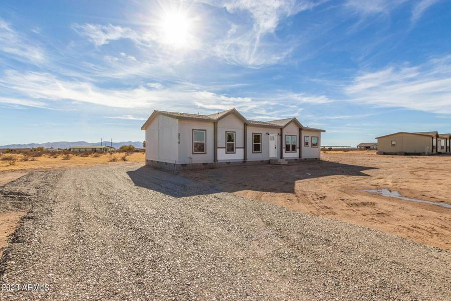 22548 W DUANE Lane, Wittmann, AZ 85361