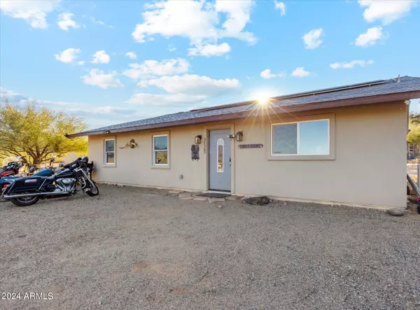 34365 S MUD SPRINGS Road, Black Canyon City, AZ 85324