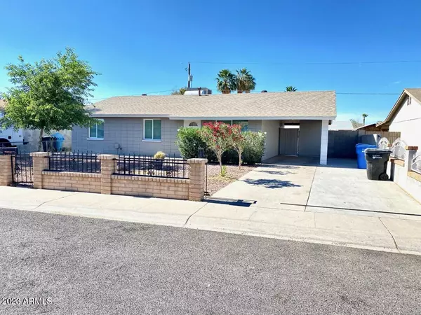 Phoenix, AZ 85033,8220 W Monterey Way