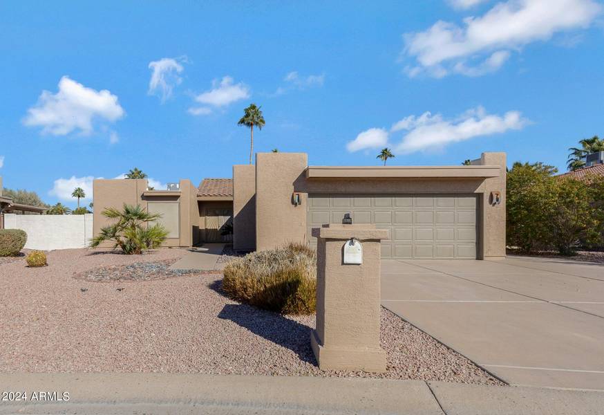 25825 S FOXGLENN Drive, Sun Lakes, AZ 85248