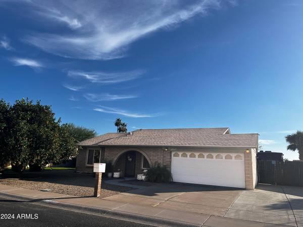 Phoenix, AZ 85053,2827 W BLUEFIELD Avenue