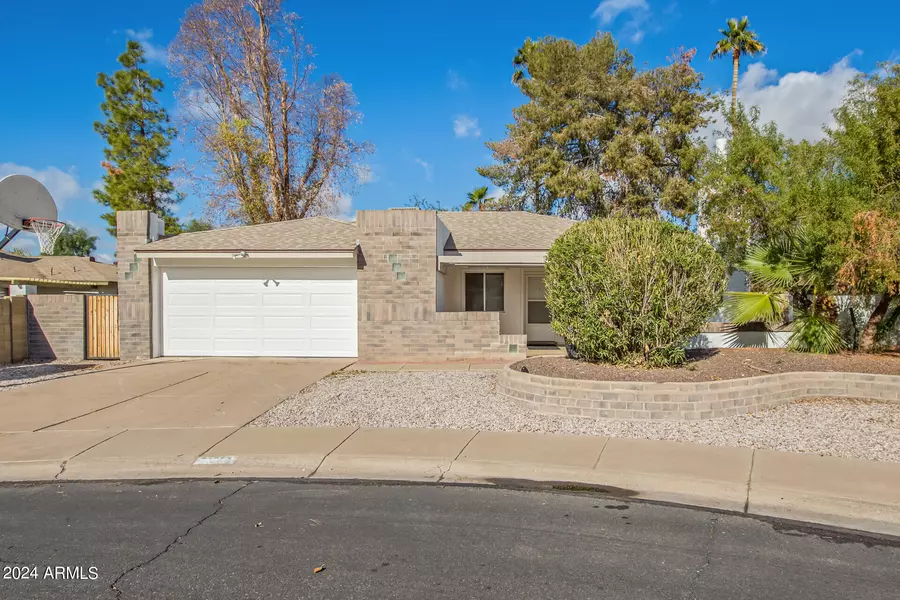 1320 W IRISADO Circle, Mesa, AZ 85202