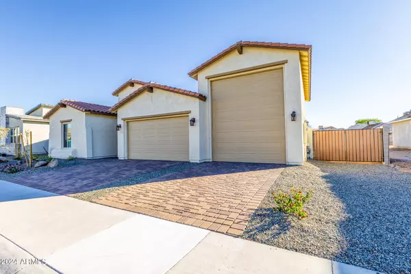 Peoria, AZ 85381,7551 W GELDING Drive