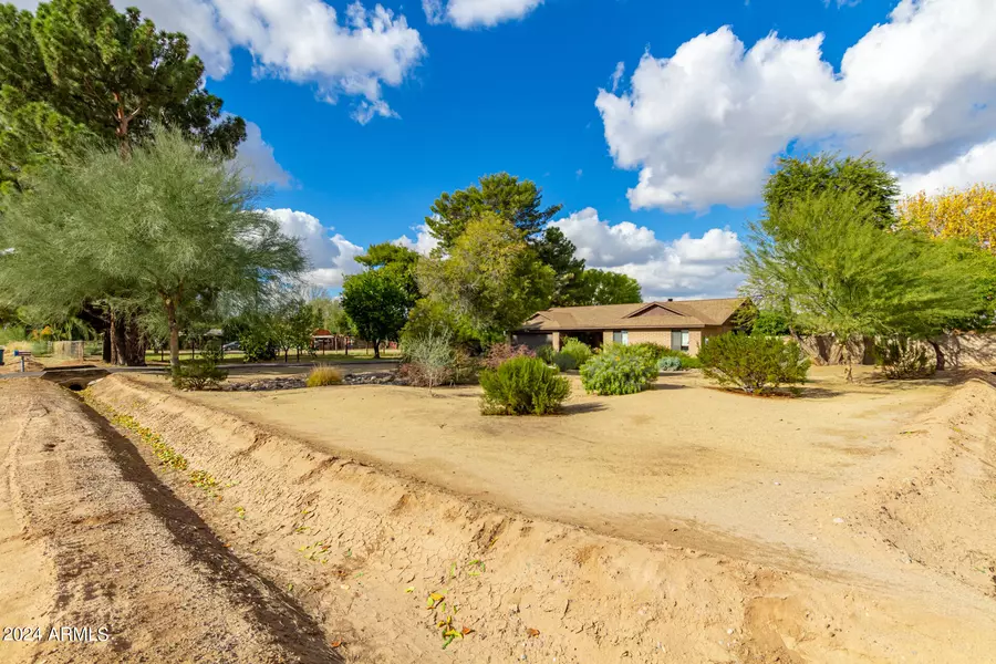 12032 E WILLIS Road, Chandler, AZ 85286