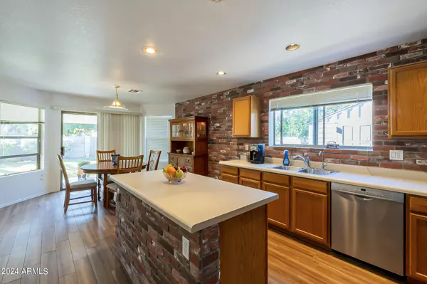 Phoenix, AZ 85083,3313 W LUCIA Drive