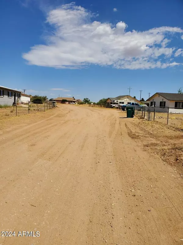 Hereford, AZ 85615,10157 S Honeysuckle Drive #-