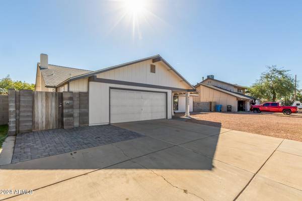 Phoenix, AZ 85053,4223 W GELDING Drive