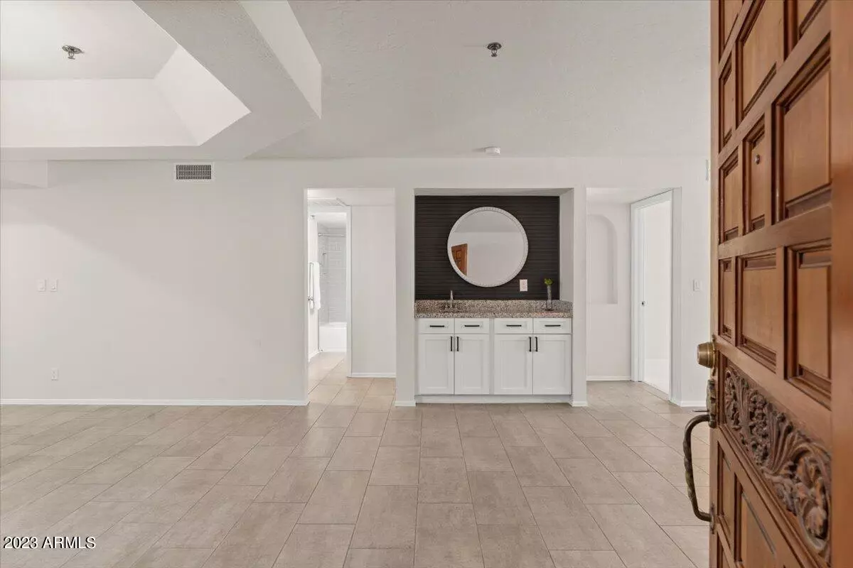 Scottsdale, AZ 85257,3031 N CIVIC CENTER Plaza #140