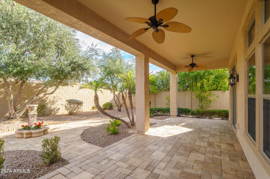 25699 N SANDSTONE Way, Surprise, AZ 85387