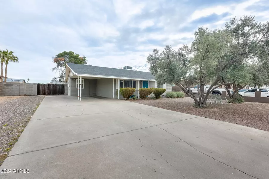 5749 N 71ST Avenue, Glendale, AZ 85303