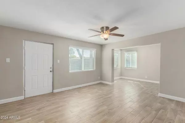 Mesa, AZ 85201,116 N May --