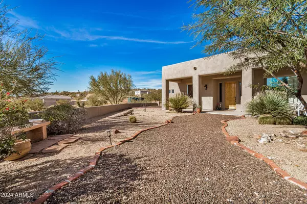 48016 N 16th Lane, New River, AZ 85087