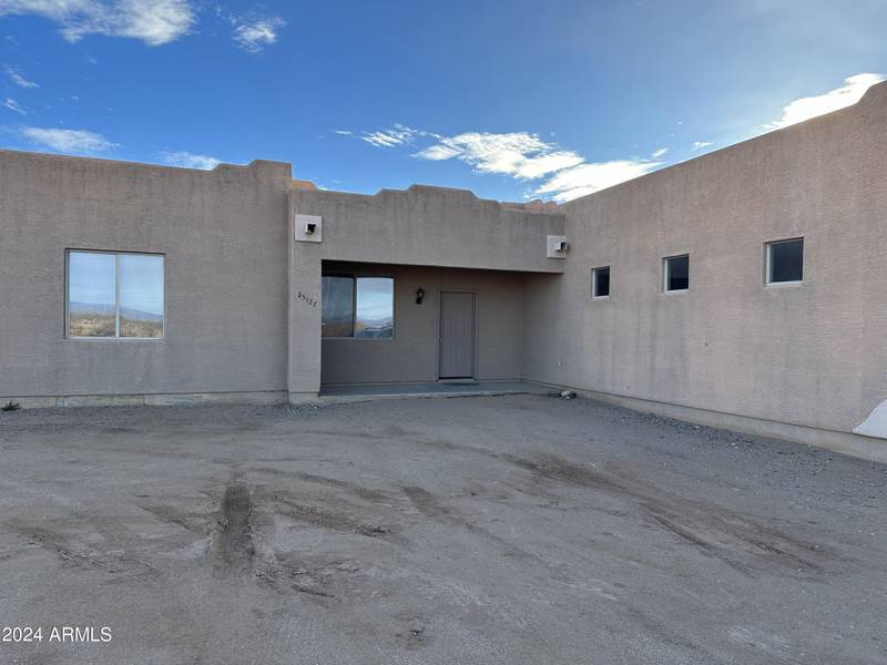 25127 W Peak View Road, Wittmann, AZ 85361