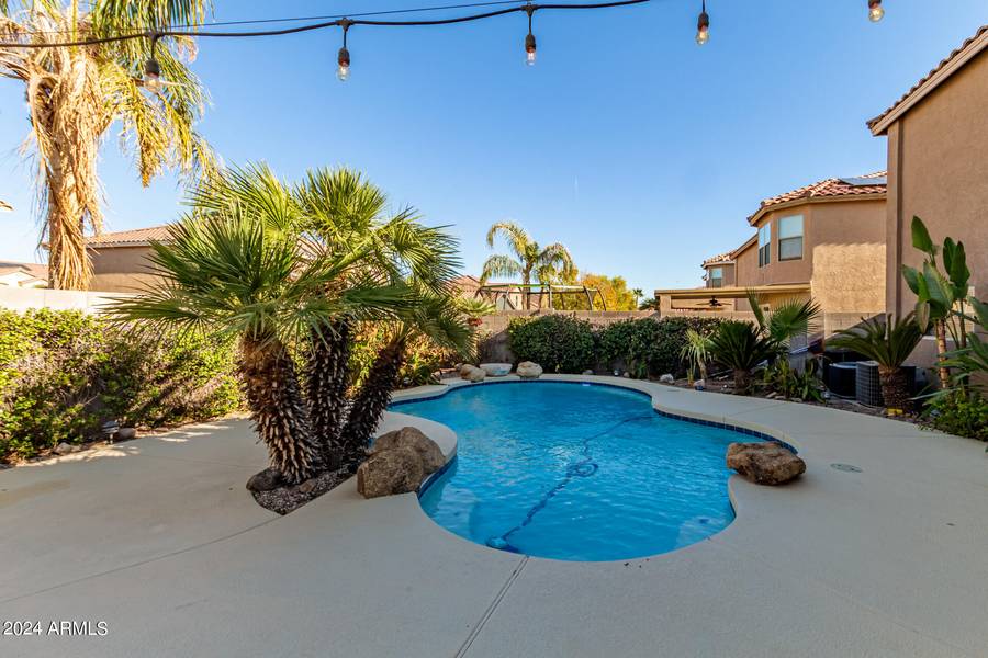 2830 W SUNSHINE BUTTE Drive, San Tan Valley, AZ 85144