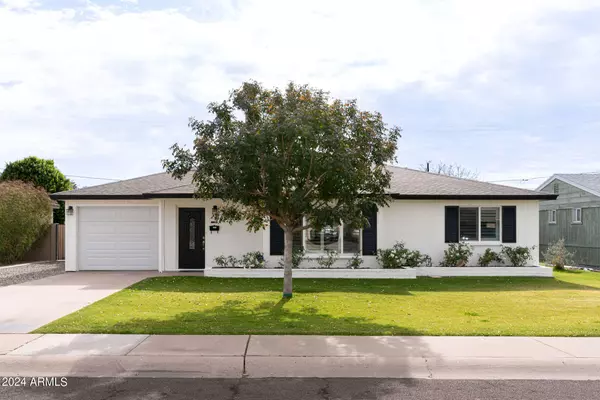 929 E CAVALIER Drive, Phoenix, AZ 85014
