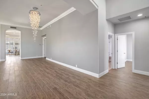 Scottsdale, AZ 85250,7643 E KRALL Street