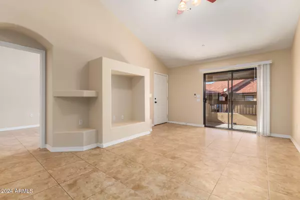 Chandler, AZ 85225,1351 N PLEASANT Drive #2042