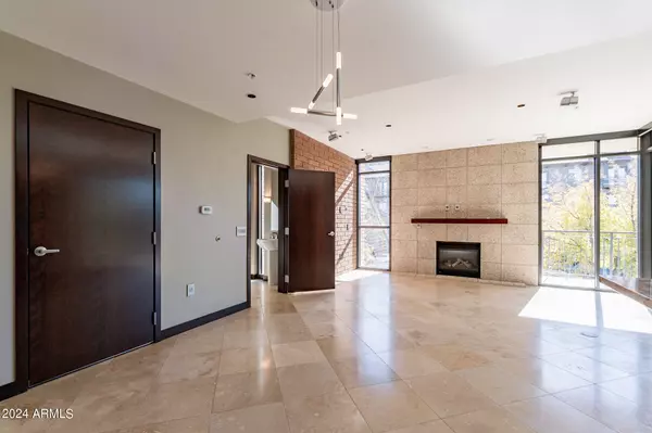 Phoenix, AZ 85003,212 W PORTLAND Street #271