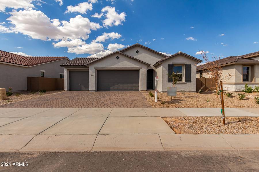 18570 W HONEYSUCKLE Drive, Surprise, AZ 85387