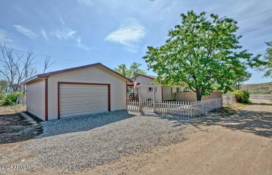25960 W Old Granthams Road, Hillside, AZ 86301