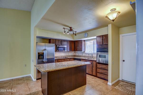 Mesa, AZ 85206,539 LEISURE WORLD --