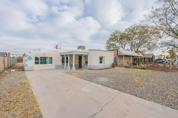 206 E KINDERMAN Drive, Avondale, AZ 85323