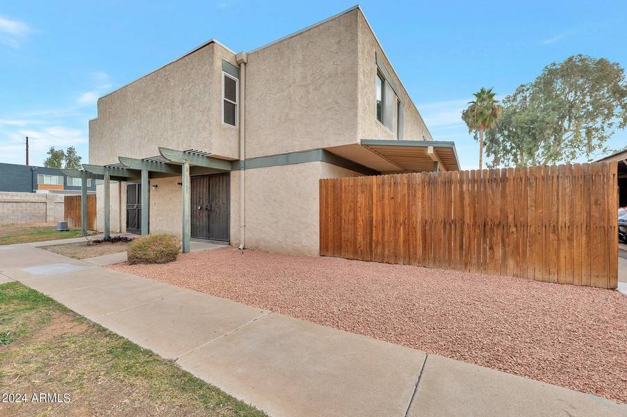 5948 W TOWNLEY Avenue, Glendale, AZ 85302