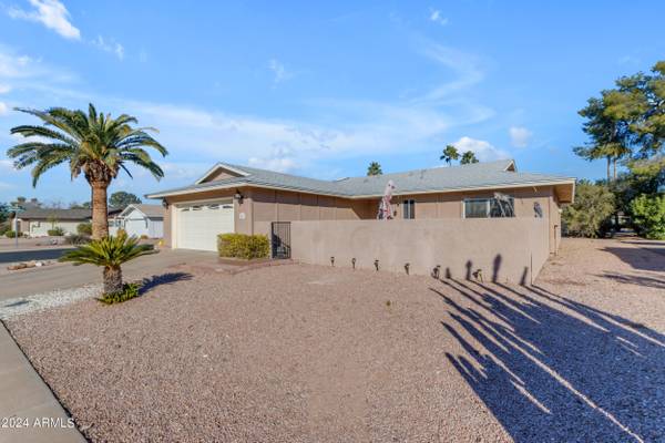 Mesa, AZ 85206,872 LEISURE WORLD --