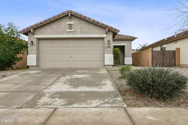 2235 W Kristina Avenue, San Tan Valley, AZ 85144