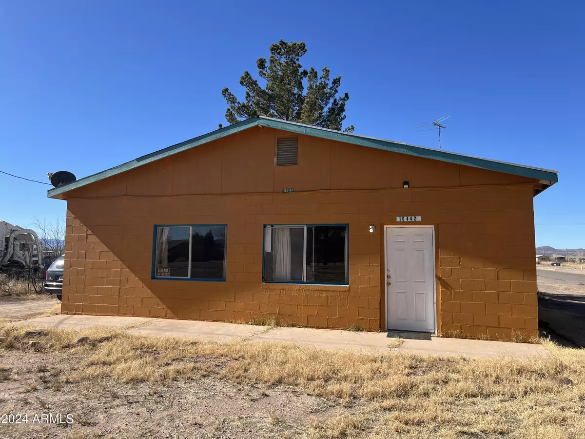 Elfrida, AZ 85610,10442 N HIGHWAY 191 --