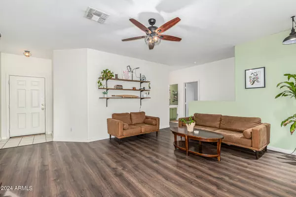 San Tan Valley, AZ 85143,1006 E RENEGADE Trail