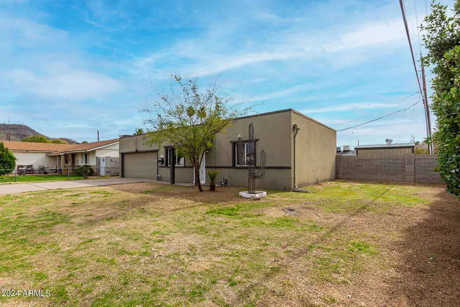 2245 W SHAW BUTTE Drive, Phoenix, AZ 85029