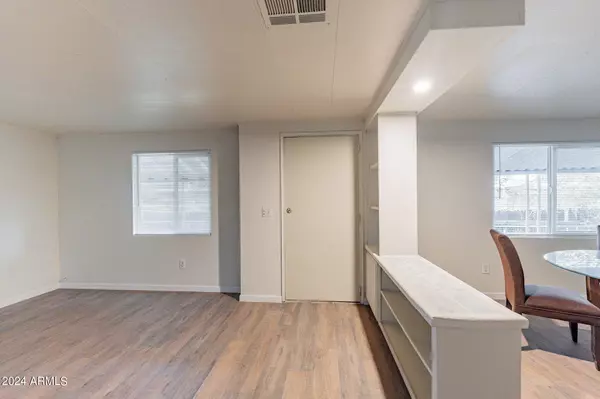 7660 E MCKELLIPS Road #70, Scottsdale, AZ 85257