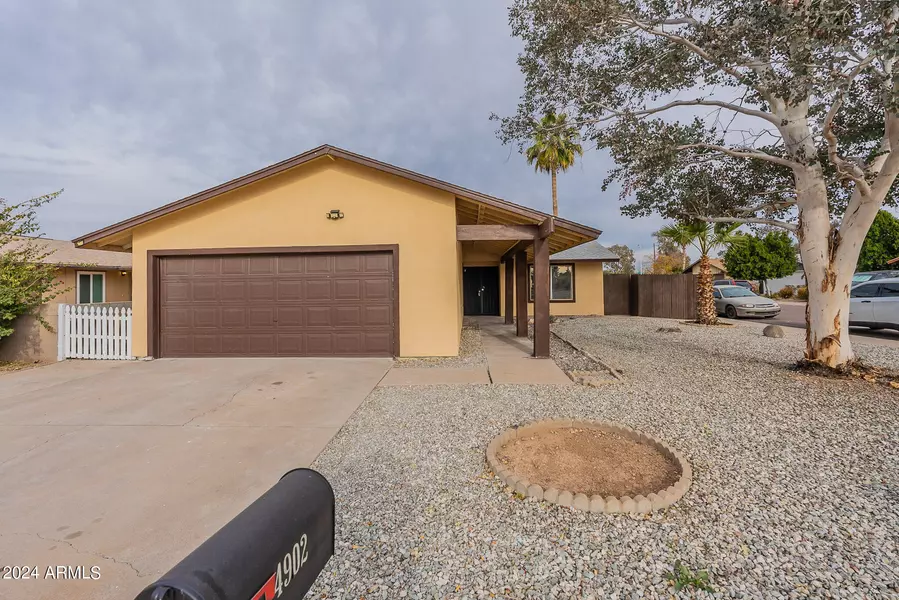 4902 W TOWNLEY Avenue, Glendale, AZ 85302