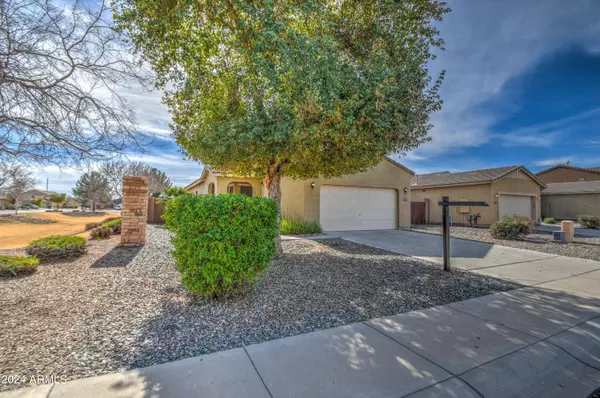 731 W LOVE Road, San Tan Valley, AZ 85143