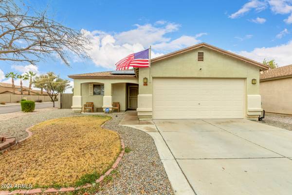 1174 E SILKTASSEL Trail, San Tan Valley, AZ 85143