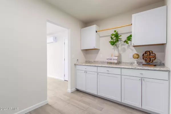 Phoenix, AZ 85021,2439 W DIANA Avenue